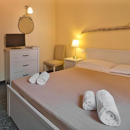 2 Passi Dal Mare Hotel Finale Ligure Luaran gambar