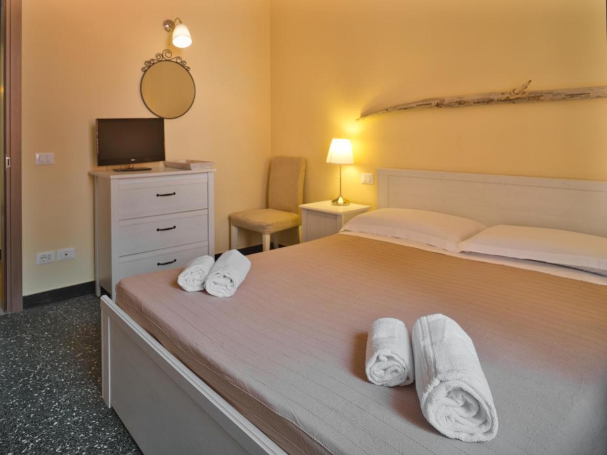 2 Passi Dal Mare Hotel Finale Ligure Luaran gambar