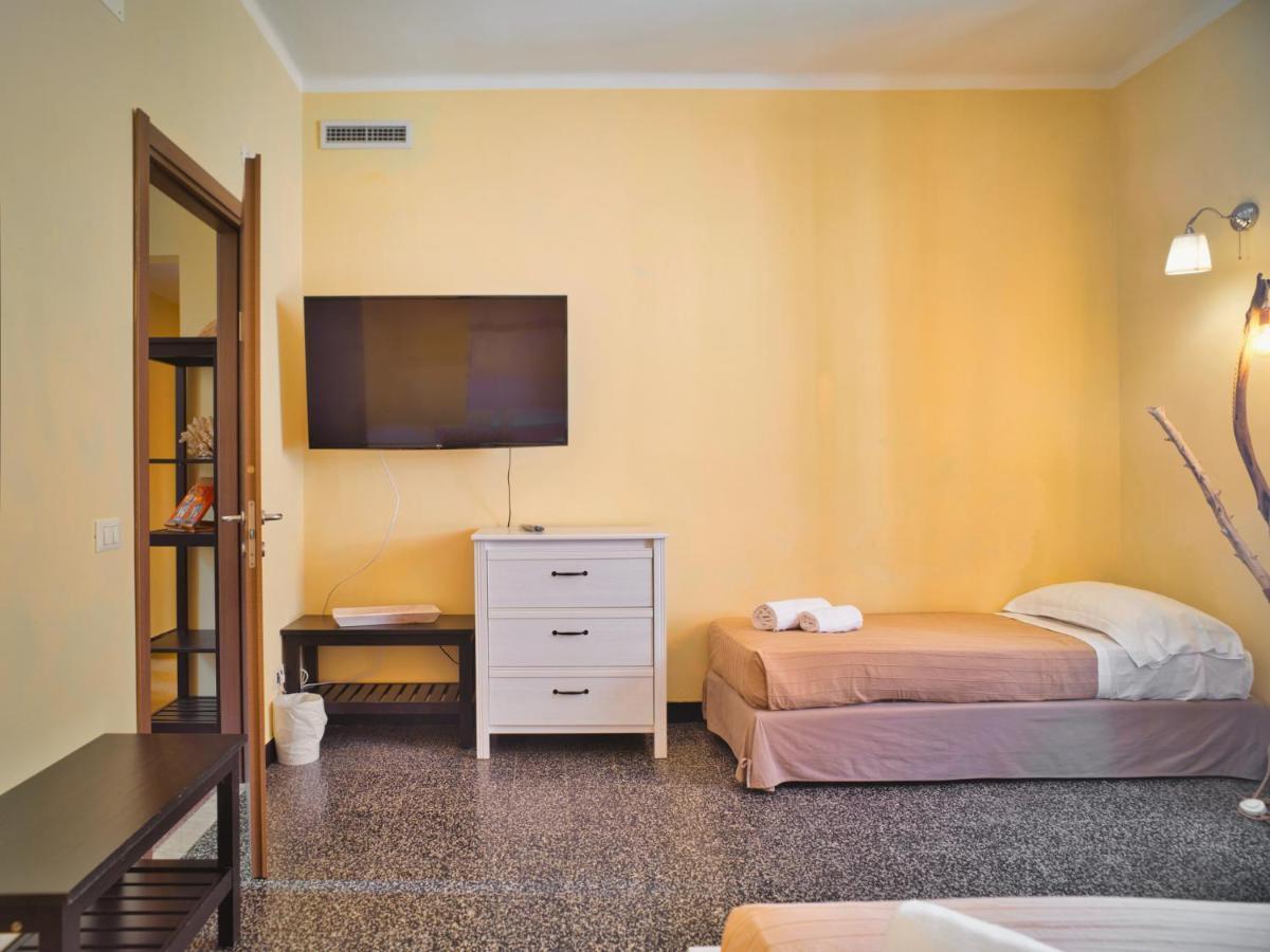 2 Passi Dal Mare Hotel Finale Ligure Luaran gambar